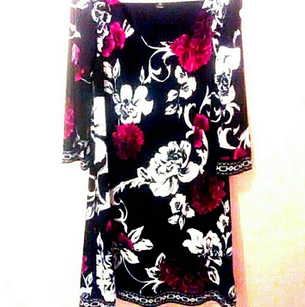 ❤️ New White House Black Market Floral Dress